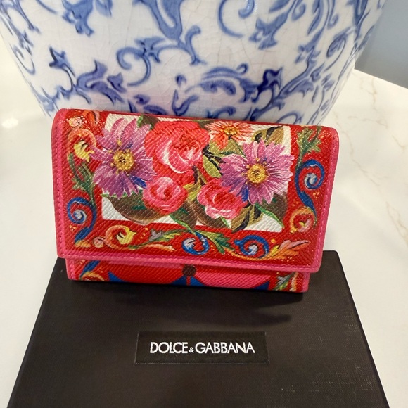 Dolce & Gabbana Handbags - Dolce & Gabbana Pink Floral Wallet